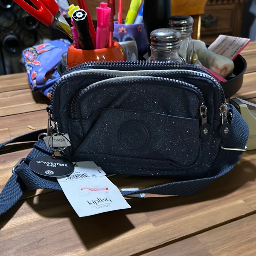 Kipling live light convertible bag